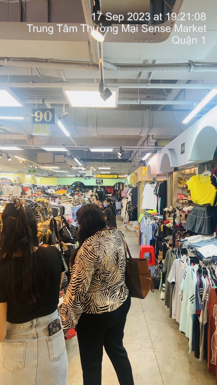 Central Market: Nơi hội tụ các thương hiệu nổi tiếng trong và ngoài nước