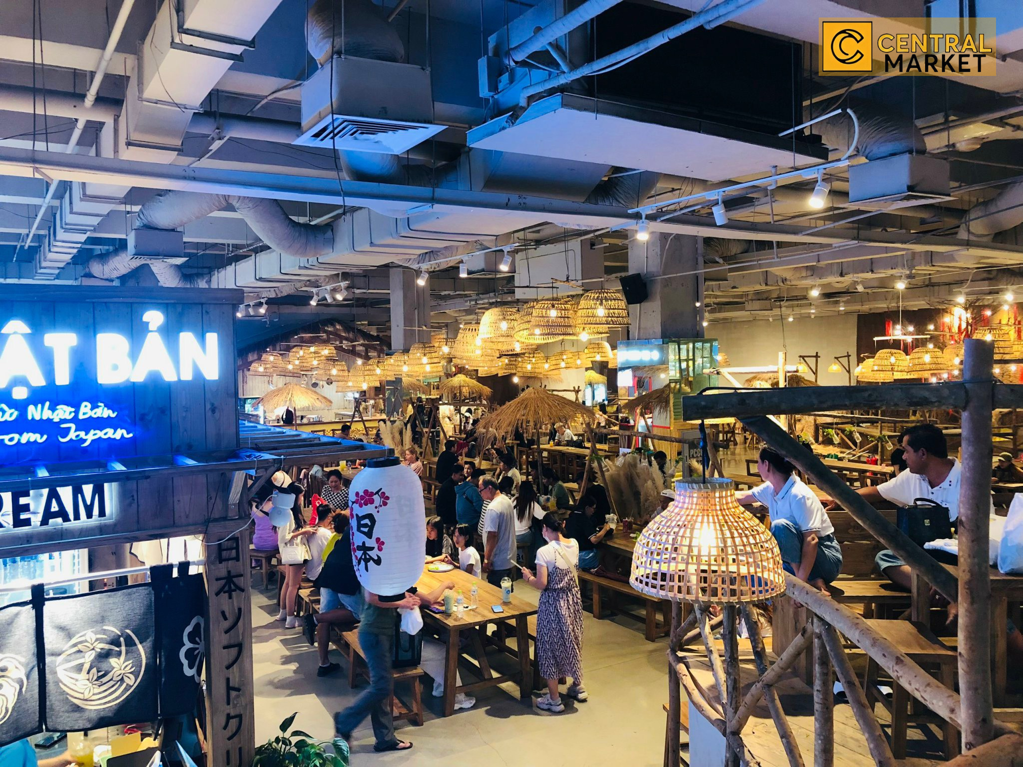 Central Market Quận 1: 9 Trải nghiệm Không Thể Bỏ Qua